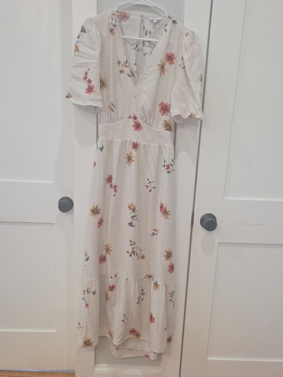 Reitmans Dresses & Skirts - Reitmans Cream Maxi Dress with Pink & Yellow Floral Print